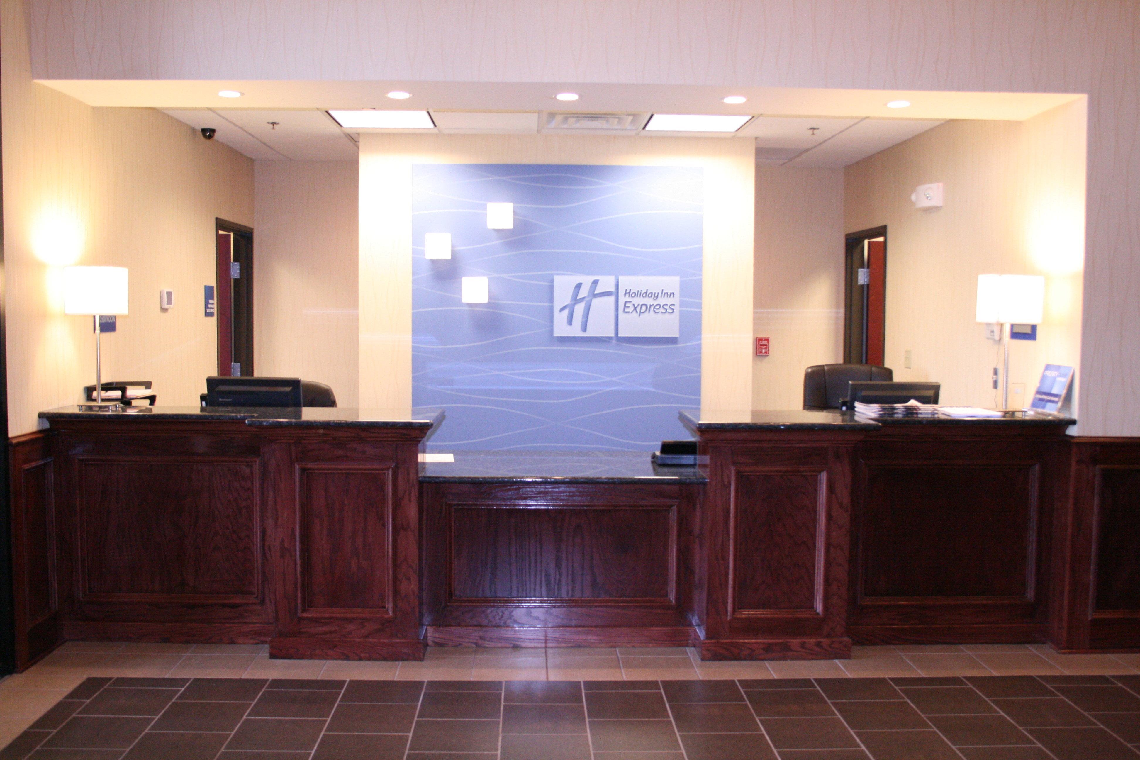 Holiday Inn Express Pratt By Ihg Exterior foto